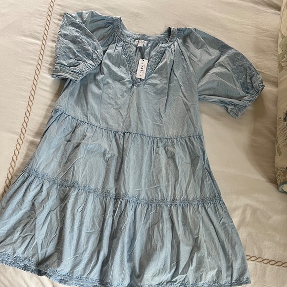 Velvet by Graham & Spencer Women's Chrissy Dress in Chambray - Size L - Picture 1 of 3